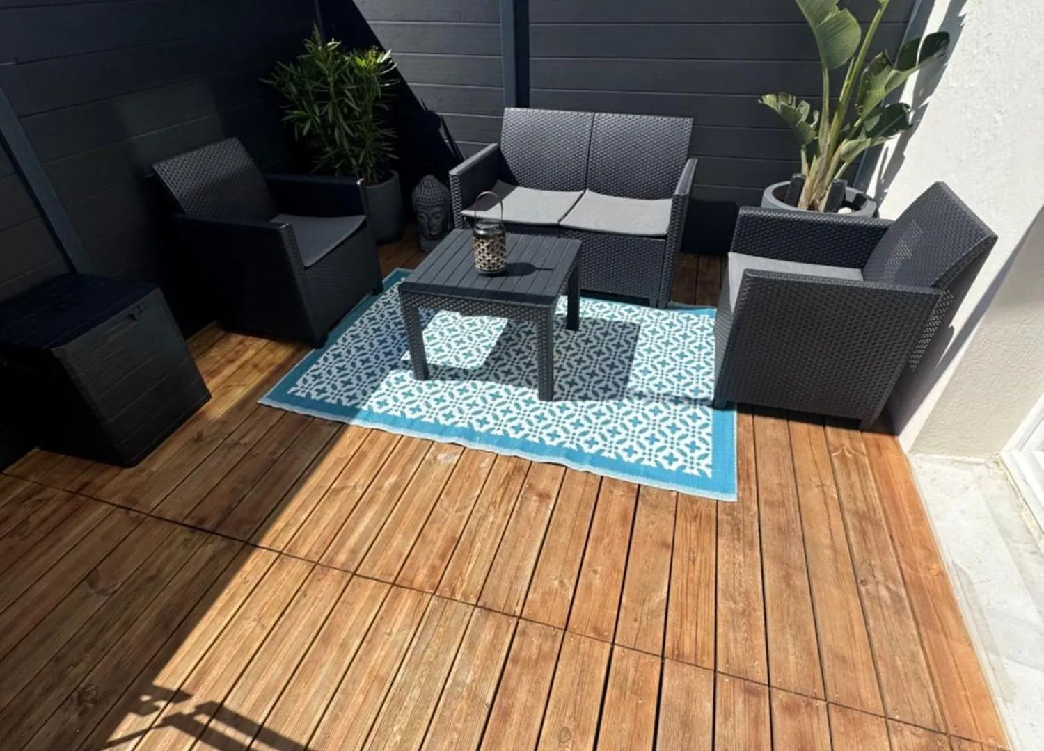 Logement Avec Terrasse Et Parking 콩카르노